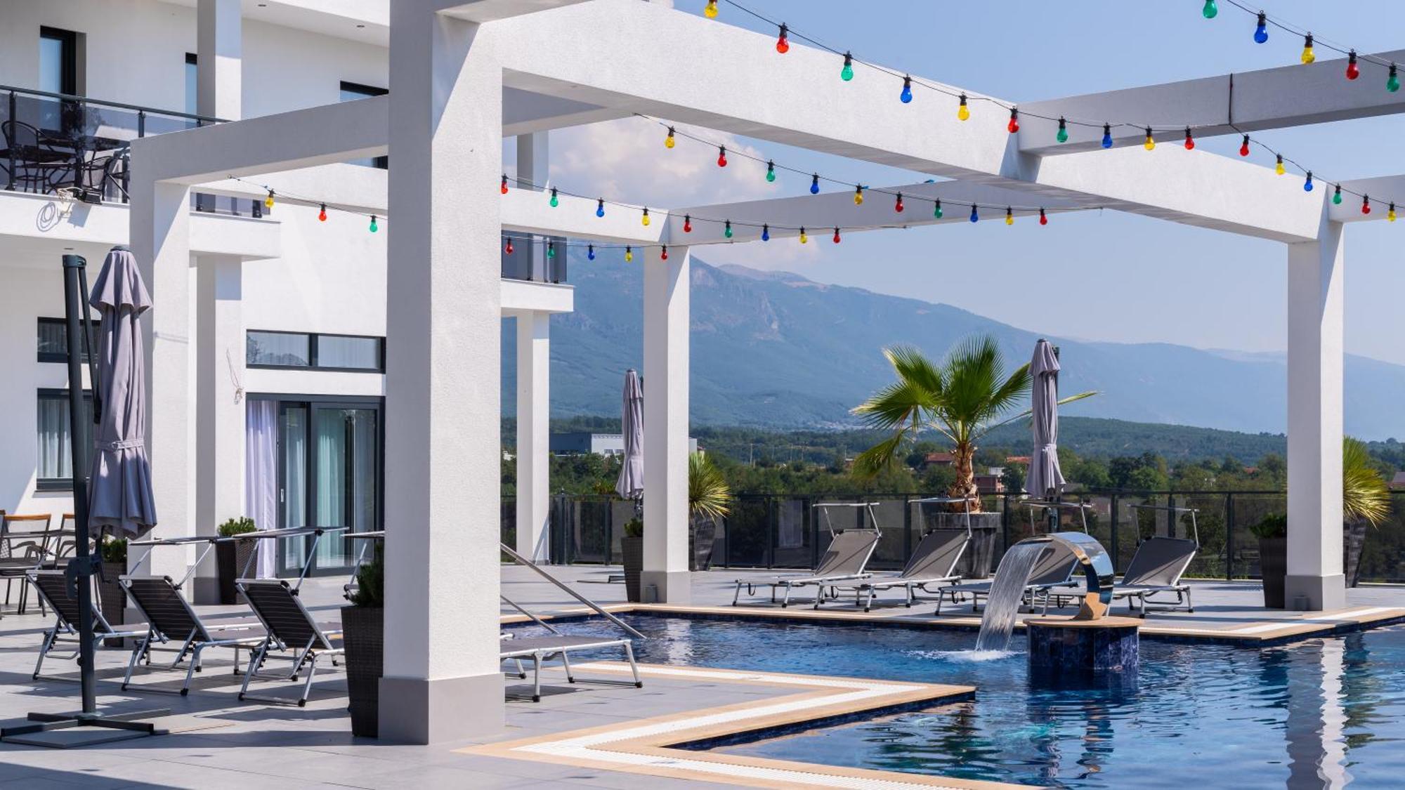 Bed and Breakfast White House Radac Peja Экстерьер фото